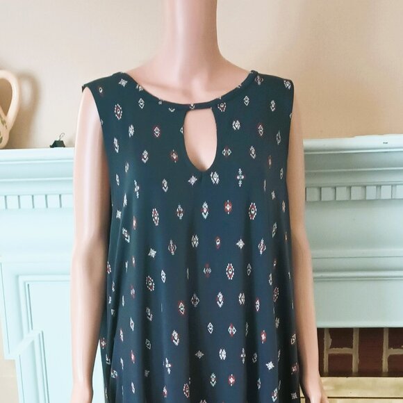 Torrid Super Soft Knit Keyhole Neck Top 4 Gray Sleeveless Aztec Print Stretch - Picture 1 of 7